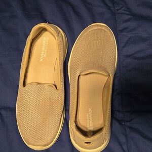 Womens Sketchers Goga MAX, size 7